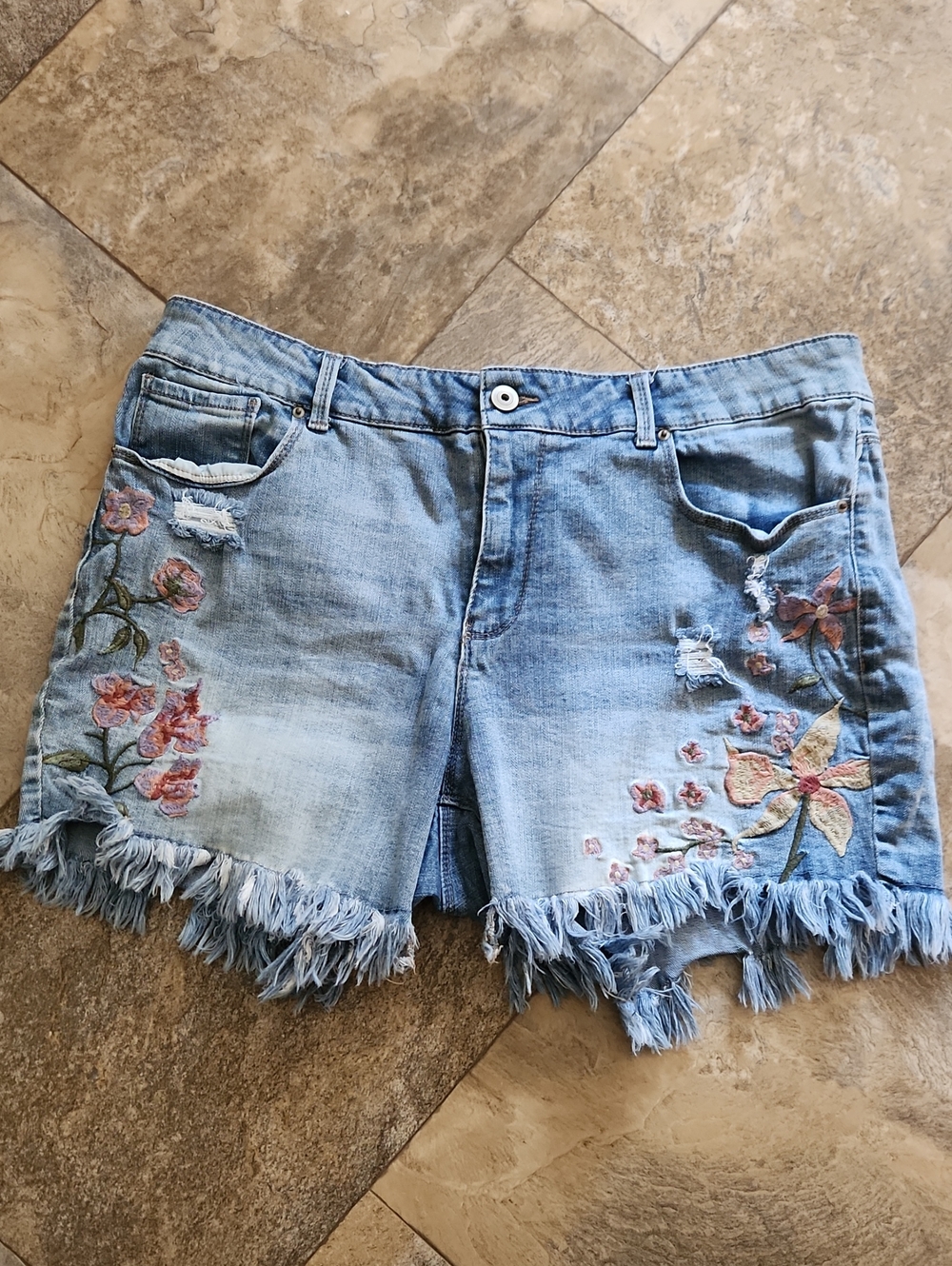 Terra & Sky Embroidered Frayed Denim Shorts Floral Size 16W
